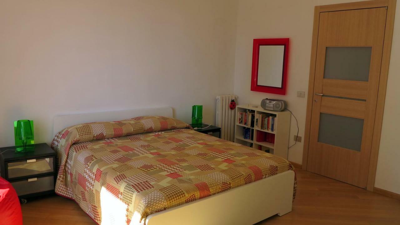 Spacious Panoramic Apartment - Half Way Center-Vomero District ナポリ エクステリア 写真