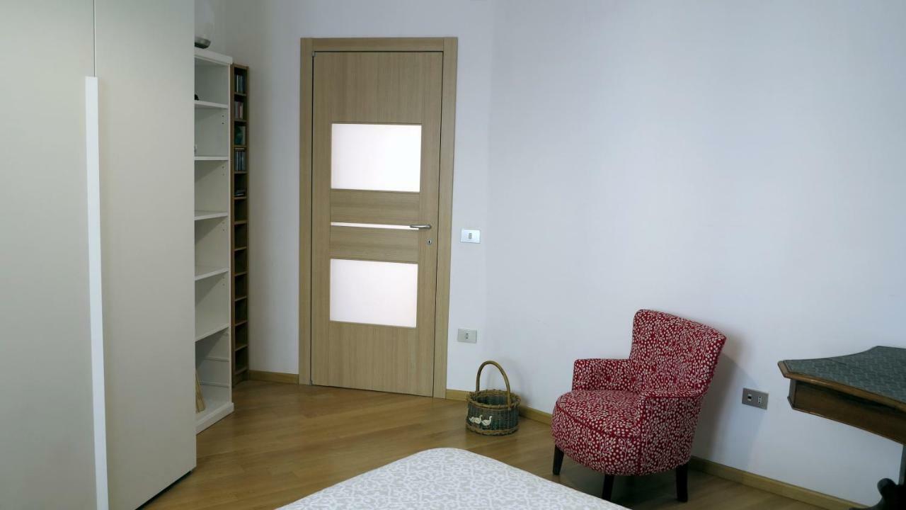 Spacious Panoramic Apartment - Half Way Center-Vomero District ナポリ エクステリア 写真