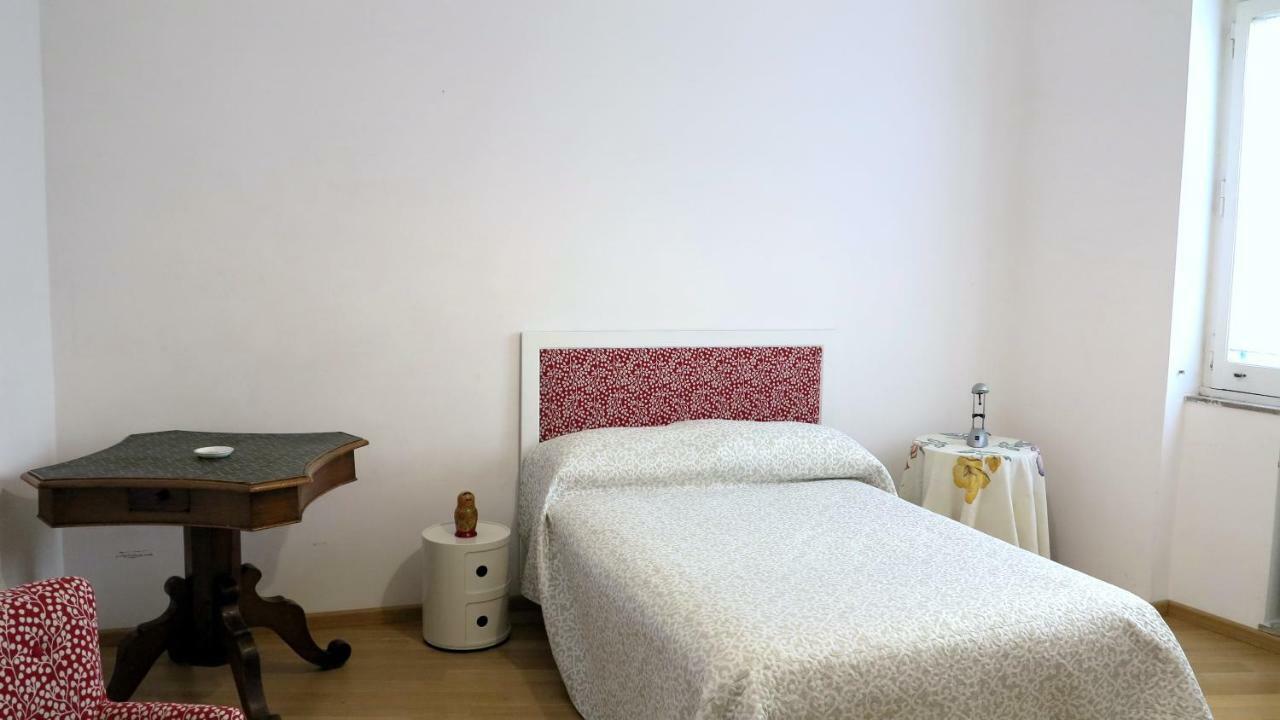 Spacious Panoramic Apartment - Half Way Center-Vomero District ナポリ エクステリア 写真